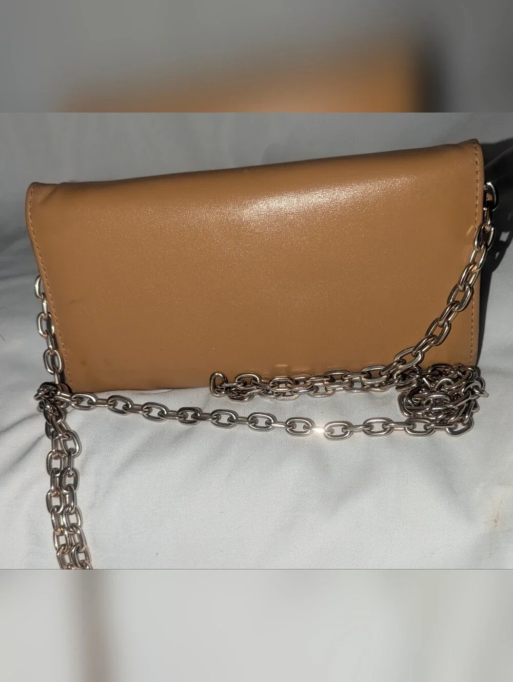 Valentino sleek fold
